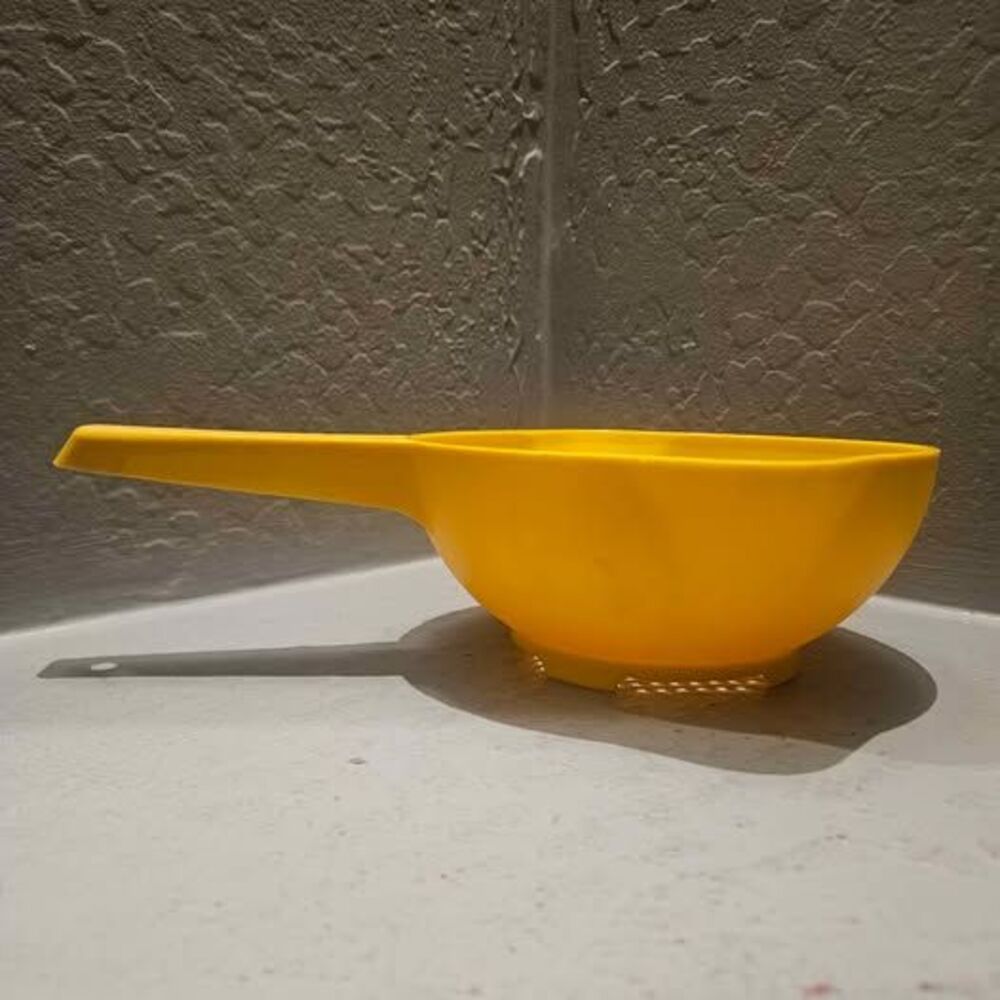 Vintage Tupperware Small Yellow 1 Quart Strainer Colander w/ Handle